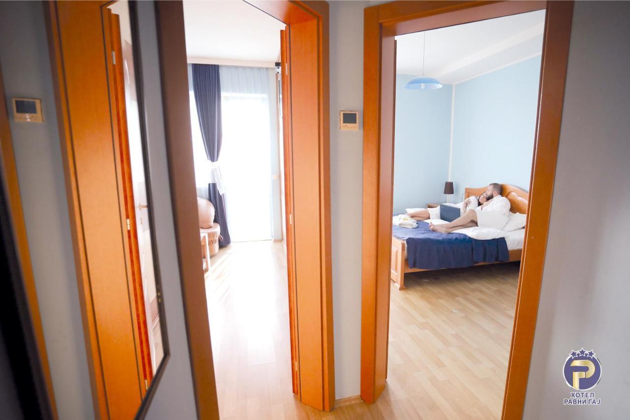Hotel Ravni Gaj Knic المظهر الخارجي الصورة